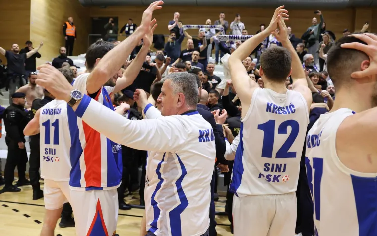 Miro Bulj u navijačkoj ludnici: Povijesni uspjeh Alkara slavio se u neviđenim scenama bez imalo susprezanja