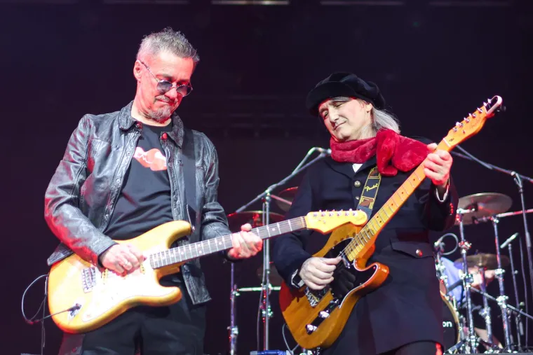 Publika pjevala, skakala i plakala! Pogledajte spektakularnu atmosferu koju je napravio Plavi orkestar