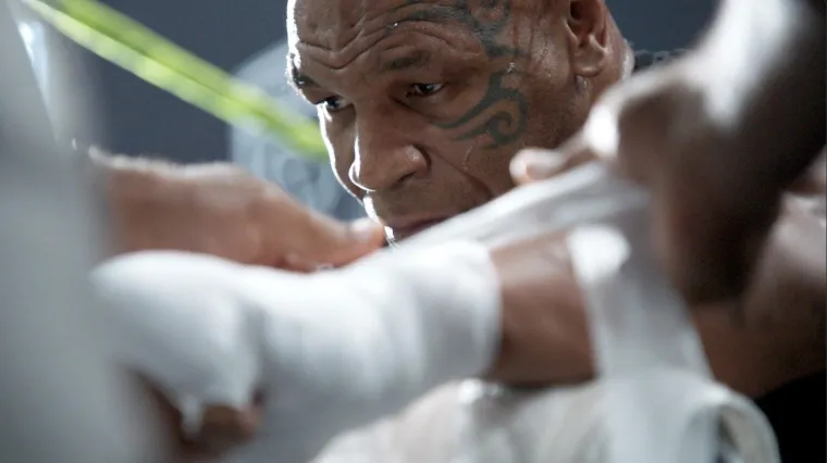 Jake Paul šokirao je izjavom da je Mike Tyson teško bolestan i da ima Parkinsonovu bolest koju je izliječio psihoaktivnim sredstvima, iako za Parkinsonovu bolest nema lijeka. 