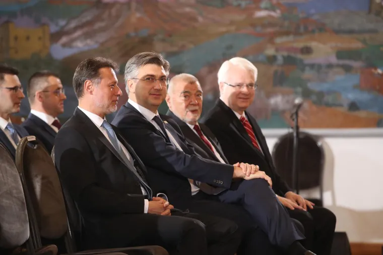 Na inauguraciji su prisustvovali predsjednik Sabora Gordan Jandroković, potpredsjednici Sabora Milijan Brkić, Željko Reiner, Božo Petrov, Sini&scaron;a Hajda&scaron; Dončić i Furio Radin, predsjednik Vlade Andrej Plenković i dvojica biv&scaron;ih predsjednika Republike &ndash; Stjepan Mesić i Ivo Josipović