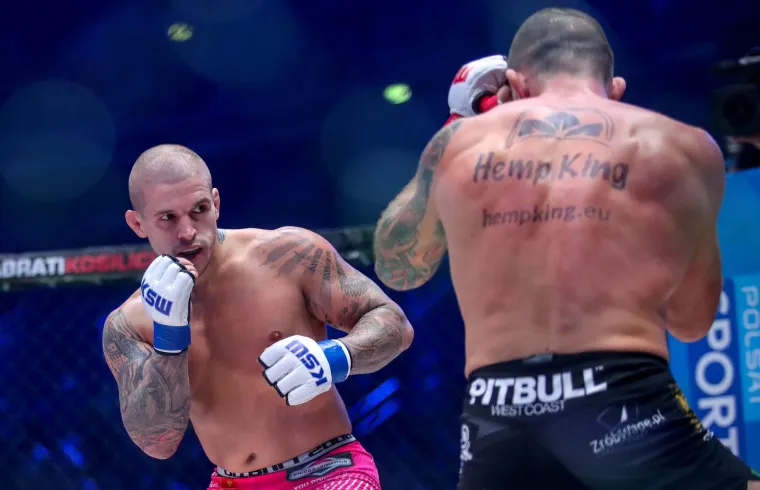 Zaludio je zagrebačku publiku u Areni na KSW priredbi, ali nažalost upisao je poraz protiv Borisa Mankowskog. Cijela Arena je klicala njeogovo ime.