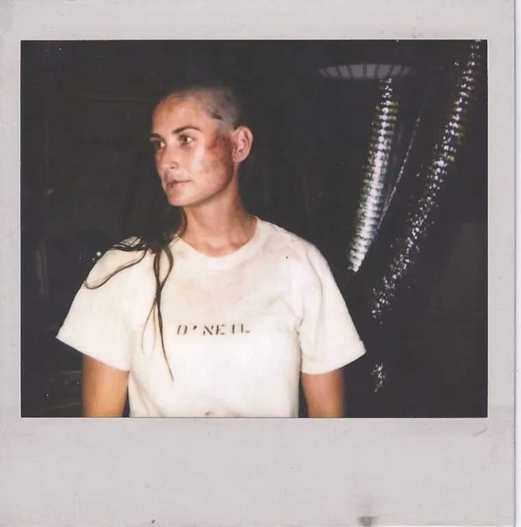 Za razliku od njenih kolega, Demi Moore morala je nabiti mi&scaron;ićnu masu, zbog čega je ustajala već u četiri ujutro kako bi mogla trenirati. 