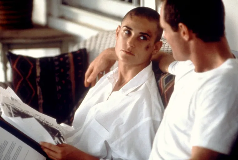 Isto tako, obrijala je glavu, a kasnije je priznala da nikada vi&scaron;e ne bi poduzela tako drastičnu transformaciju.