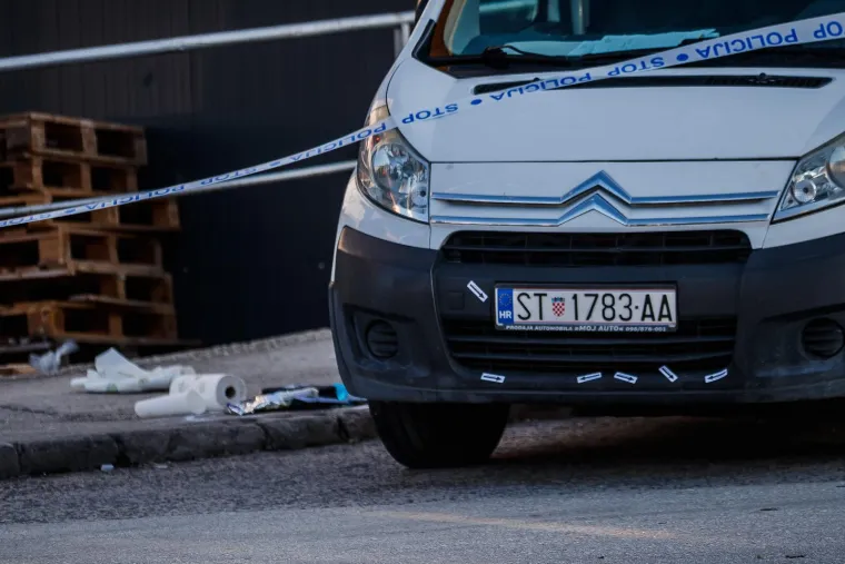 Ozlijeđeno je petero djece, četvero od njih prebačeno je u bolnicu, neslužbeno - nema teže ozlijeđenih.