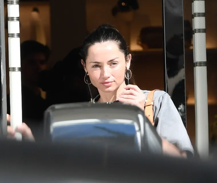 Čini se da voli starije: Prvo Ben Affleck, a sada Tom Cruise - Tko je Ana De Armas?