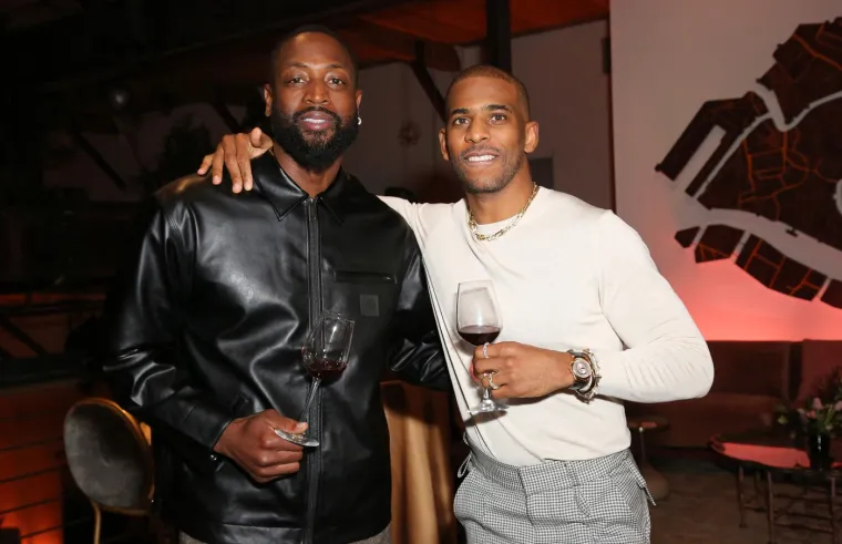 Dwyane Wade i Chris Paul u VIP-u. Wade je nosio kožnu jaknu, a Paul je oduševio elegancijom. 