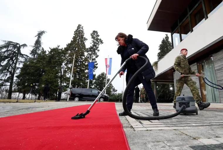Uzvanici dolaze na inauguraciju predsjednika: Tepih je spreman, čeka se Milanović
