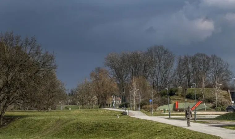 Jedan modni detalj, a svi su je primijetili: Djevojka s beretkom ukrala pažnju