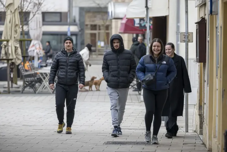 Jedan modni detalj, a svi su je primijetili: Djevojka s beretkom ukrala pažnju