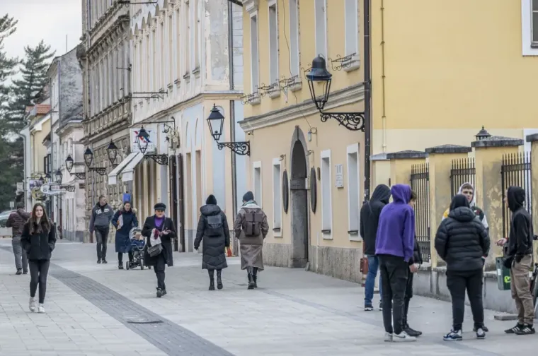 Jedan modni detalj, a svi su je primijetili: Djevojka s beretkom ukrala pažnju