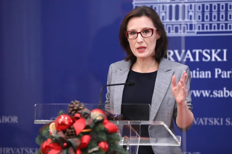 Ona je političarka, pravnica i žena sa stilom: Dalija Ore&scaron;ković godinama nakon razvoda i dalje solira