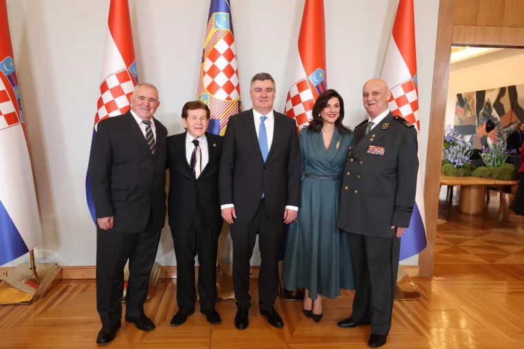 Među uzvanicima je bio i general Ljubo Ćesić Rojs