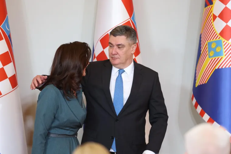 Supruga Sanja navikla je već na ulogu Prve dame, a i ovaj put je oduševila s odjevnom kombinacijom