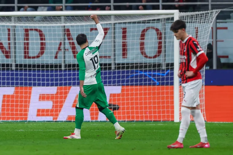 Feyenoord je tako već u playoffu Lige prvaka izbacio sedmerostrukog europskog prvaka, drugi najuspješniji klub u povijesti ovog natjecanja