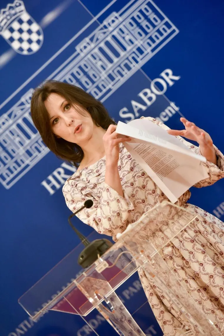 Ona je političarka, pravnica i žena sa stilom: Dalija Ore&scaron;ković godinama nakon razvoda i dalje solira