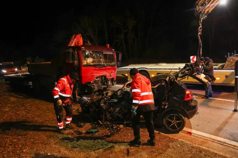 Užas u Istri: Osoba poginula u stravičnom sudaru! Vozilo smrskano, prednji dio doslovno je nestao