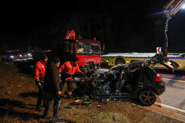 Užas u Istri: Osoba poginula u stravičnom sudaru! Vozilo smrskano, prednji dio doslovno je nestao