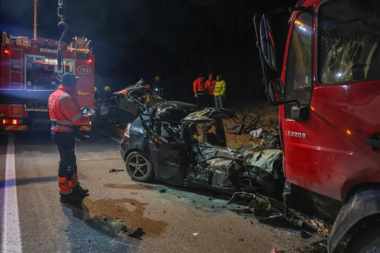 Užas u Istri: Osoba poginula u stravičnom sudaru! Vozilo smrskano, prednji dio doslovno je nestao