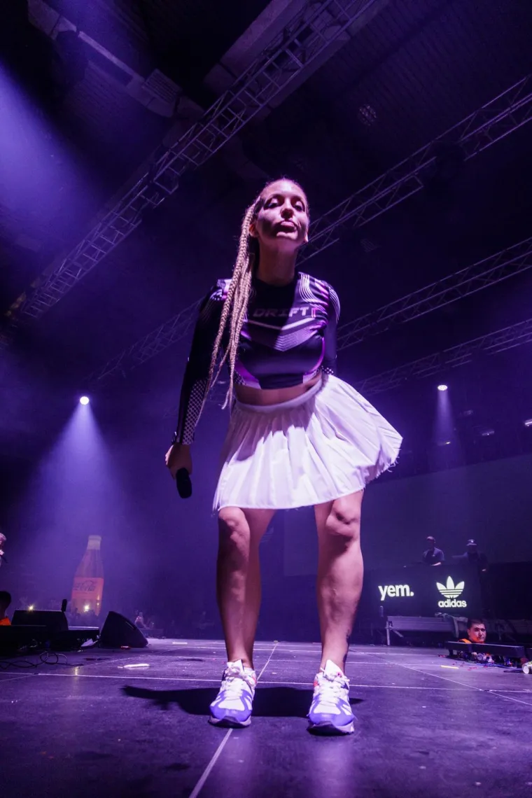 Bavila se striptizom, a sad je favoritkinja 'srpske Dore': Evo kako izgleda kontroverzna reperica Mimi