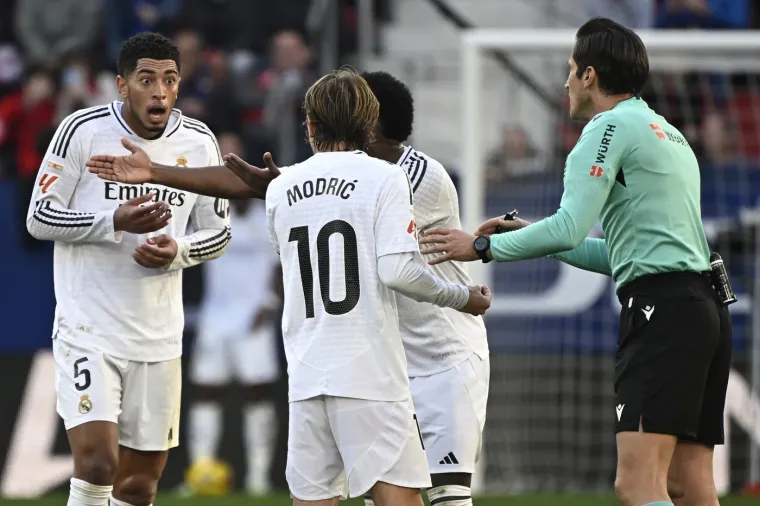 Nakon utakmice, trener Reala  Carlo Ancelotti kratko se na presici osvrnuo na crveni karton za engleskog reprezentativca i slikovito opisao cijelu situaciju i rekao da smatra da sudac nije razumio Judeov engleski.