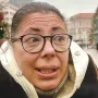 Ivana Paris danas živi mirnim i povučenim obiteljskim životom, daleko od kamera i reflektora. 