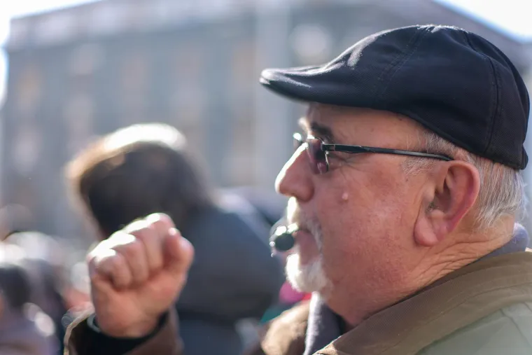 Građani opkolili HNB! Zvižduci, transparenti, vrisak: 'Dosta je!'