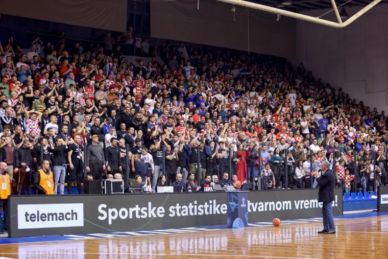 Krcate su bile Jazine, dvorana je zaista bila šesti igrač, no nažalost Hrvatsak nije uspijela prekrenuti rezultat u svoju korsit