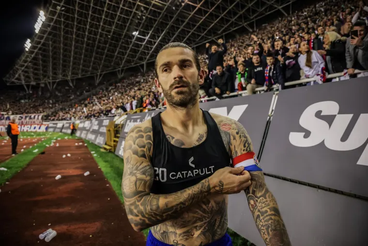 Vijest da neće prekinuti reprezentativnu mirovinu Livaja je navodno priopćio izborniku Zlatku Daliću i Marjanu Kustiću. Cijela Hrvatska čekala je odluku, nadala se da će se Marko vratiti u svoje jato. 