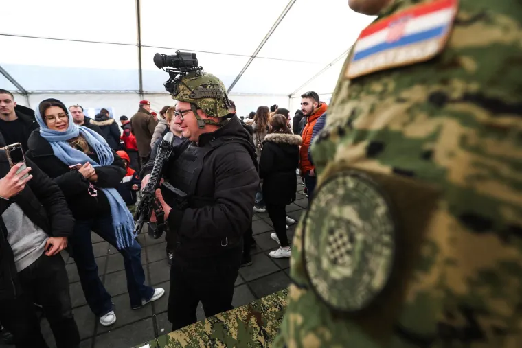 Noževi s hrvatskim grbom, snajperi i psi kao moćno oružje: Ovo je legendarna Počasna bojna
