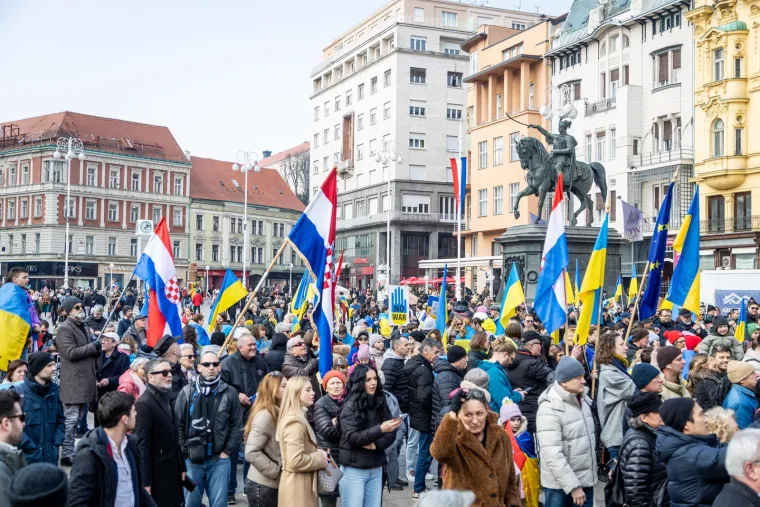 Zagreb uz Ukrajinu na treću godišnjicu agresije. Stigla i Zdravka Bušić: 'Vaša borba je i naša'