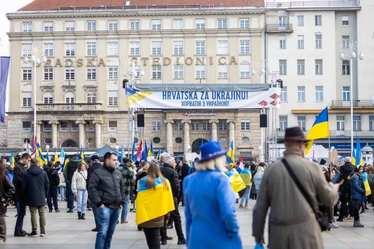 Zagreb uz Ukrajinu na treću godišnjicu agresije. Stigla i Zdravka Bušić: 'Vaša borba je i naša'