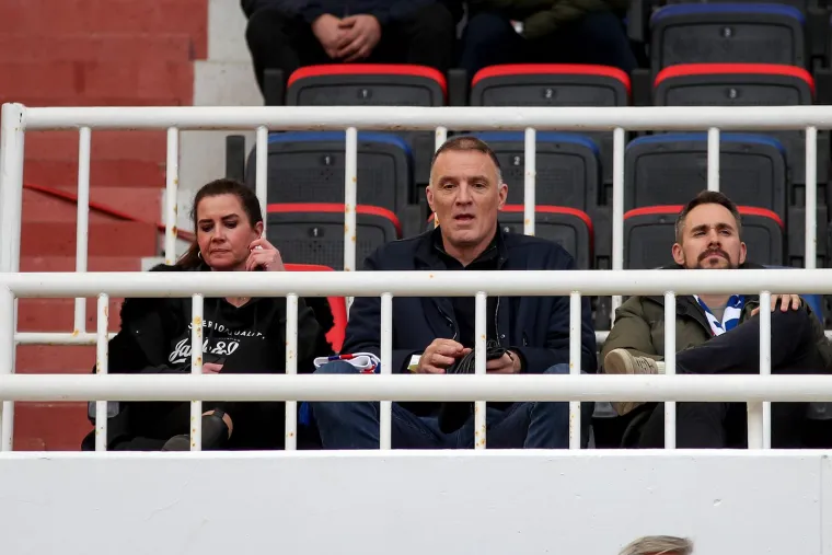 Veljko Mr&scaron;ić, proslavljeni biv&scaron;i ko&scaron;arka&scaron; i aktualni trener KK Split, biv&scaron;i izbornik hrvatske ko&scaron;arka&scaron;ke reprezentacije, osvanuo je u poljudskoj loži. 