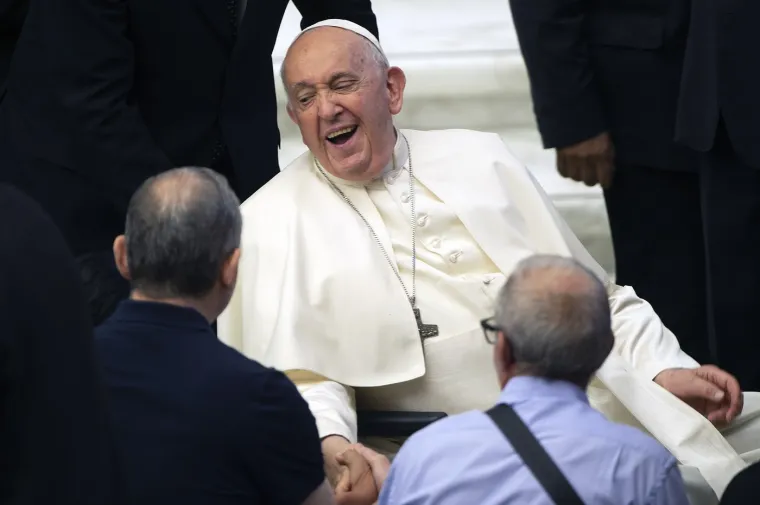 Za razliku od mnogih papa kroz povijest čiji su kovčezi u kriptama Vatikana, u grotama ispod bazilike svetog Petra, Sveti Otac otkrio je da je za sebe pripremio grob u bazilici Svete Marije Velike u Rimu zbog velike pobožnosti koju osjeća prema Djevici Salus Populi Romani (za&scaron;titnici rimskog naroda), kojoj je dao obećanje.