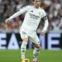 Luka Modrić savršeno igra nogomet. 