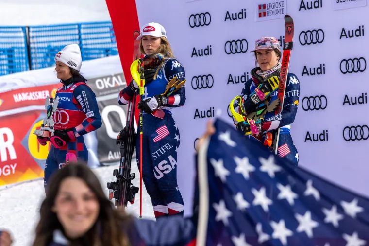 Zrinka je odlično odradila prvu utrku i zaostajala je samo 9 stotinki za vodećom Mikaelom Shiffrin. U drugom laufu je sačuvala drugo mjesto s 61 stotinki sporijim vremenom od Shiffrin. 