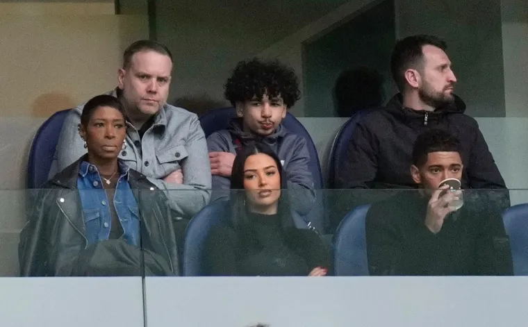 Gledamo i ne vjerujemo: Evo &scaron;to radi Bellinghamova djevojka dok on pored nje gleda Modrića i ekipu