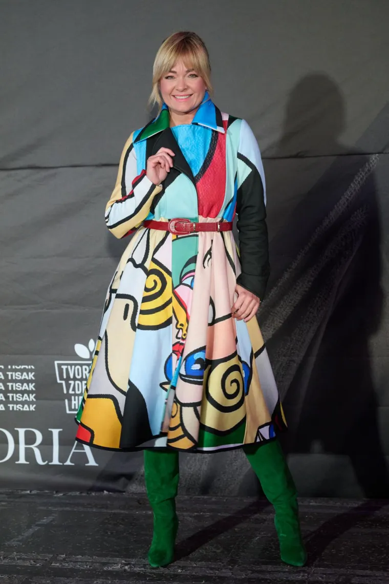 Pogledajte kako se dance princeza mijenjala kroz godine: Koja boja joj bolje stoji?