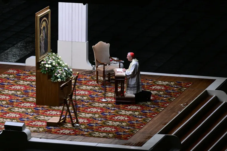 Pietro Parolin, talijanski kardinal i državni tajnik Svete Stolice održao je misu u ponedjeljak navečer za Papu