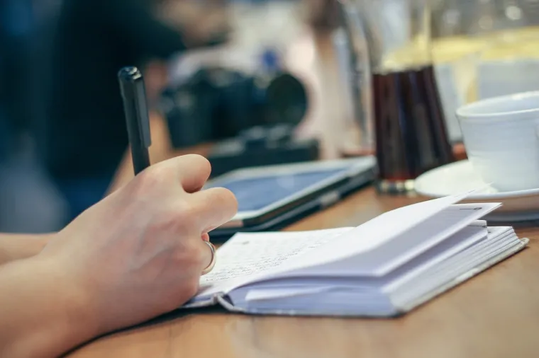 Zatim organizirajte popis prema vremenu kada želite završiti određene aktivnosti ili koliko mislite da bi one trebale trajati. &quot;Uobičajeno je organizirati jelovnike prema duljini aktivnosti. Na primjer, &apos;glavna jela&apos; traju duže, dok su &apos;predjela&apos; kraća&quot;, objasnila je White.