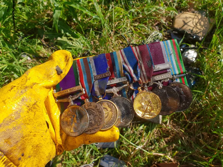 I ova je priča imala sretan završetak. Pronađene medalje završile su u rukama obitelji odlikovanog čovjeka. 