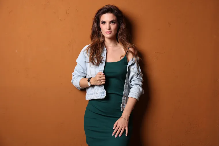 Pored uloga u serijama, Arija Rizvć se istaknula i kao redateljica. Njezina predstava &quot;Povratak&quot; osvojila je Nagradu publike za najbolju predstavu na Marulićevim danima u Splitu 2018. godine.
