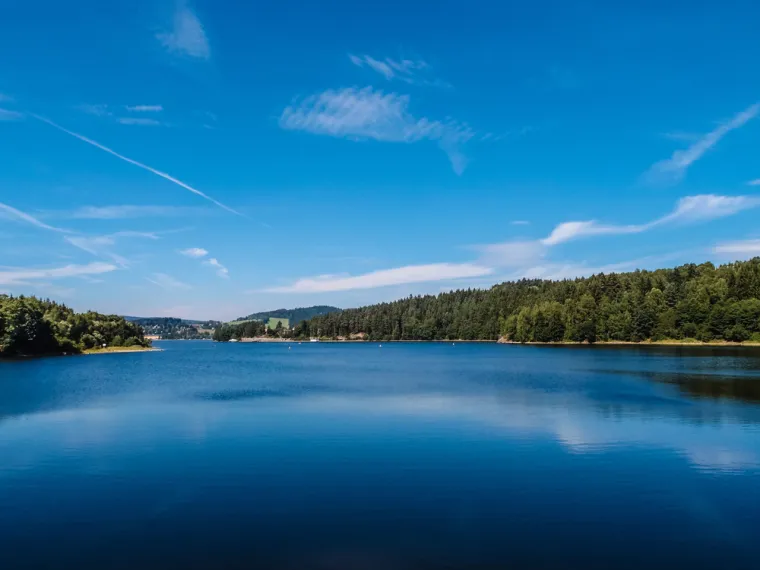 16. Češka: Zamlja s 153 vodenih površina, od kojih je 79,1 posto ocijenjeno kao izvrsno. Rezervoar Lipno najveće je jezero u zemlji, a idealno je mjesto za aktivan i pasivan odmor tijekom cijele godine. 