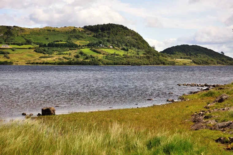 6. Irska: Ima 96 vodenih povr&scaron;ina, od kojih je 94,8 posto ocijenjeno kao izvrsno. Lough Corrib je najveće jezero i poznato je po ribolovu.