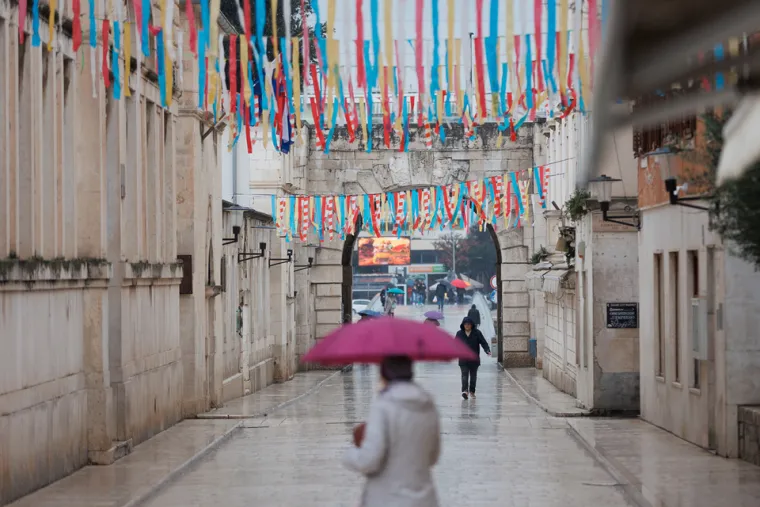 Ki&scaron;a Zadranima nije nimalo smetala.