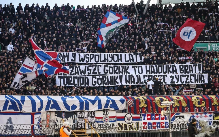 Torcida je poslala misterioznu poruku, i to na poljskom jeziku.