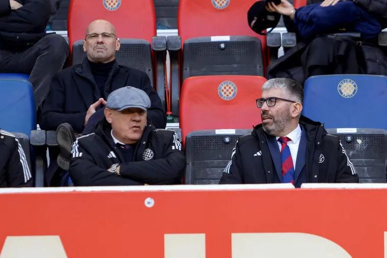 Ivan Bilić sjedio je pored legende Hajduka.