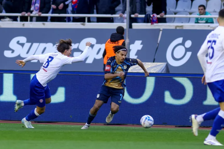 Djouahra je načeo mrežu Hajduka već u &scaron;estoj minuti...