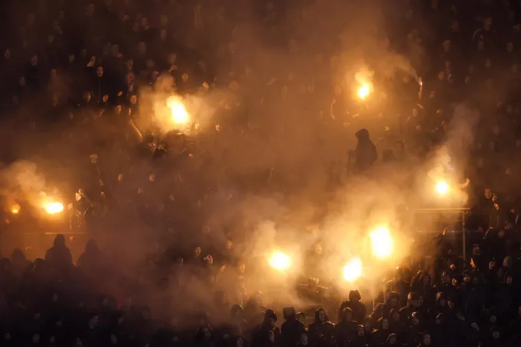 Sva lica tragedije na Maksimiru: Pogledajte pokisle dinamovce nakon jo&scaron; jedne blamaže, jedan igrač je sve otkrio