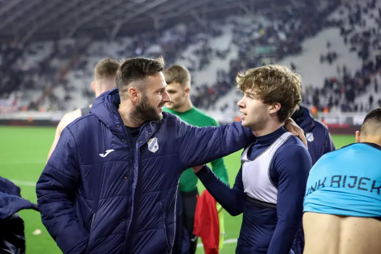 Gattusov i Rakitićev trenutak ludila: Biv&scaron;eg vatrenog nikada nismo vidjeli ovakvog, Torcida zapalila zastavu