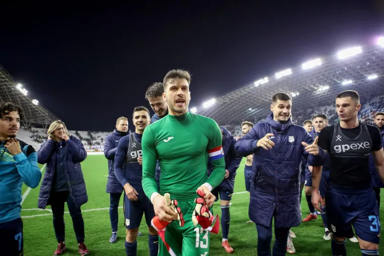 Gattusov i Rakitićev trenutak ludila: Biv&scaron;eg vatrenog nikada nismo vidjeli ovakvog, Torcida zapalila zastavu